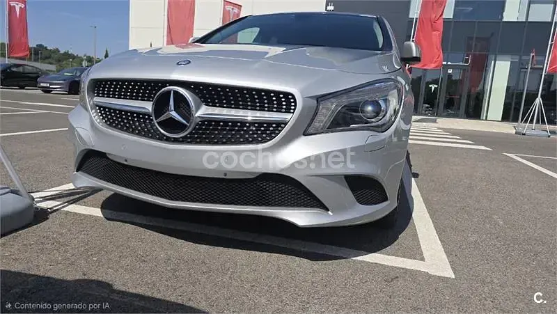 Usado Mercedes CLA200 Shooting Brake Urban 136 CV (100 kW) 2016 Gris / plata Familiar