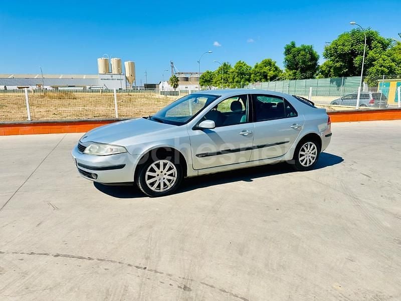Gris / plata Usado 2004 Renault Laguna II Dynamique Berlina | 2499 € (Precio justo) - Imagen 1/4