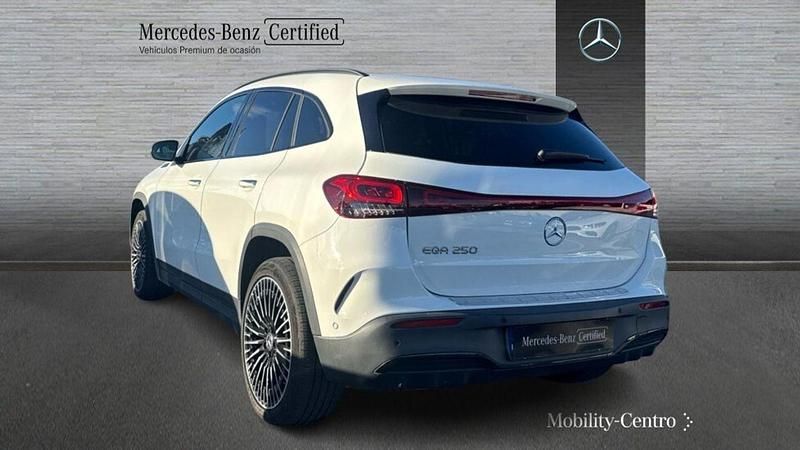 Usado Mercedes EQA250 AMG line 139 kW (190 CV) 2021 Blanco polar  pintura unicolor SUV