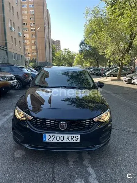 Usado Fiat Tipo Easy 120 CV (88 kW) 2018 Negro Berlina