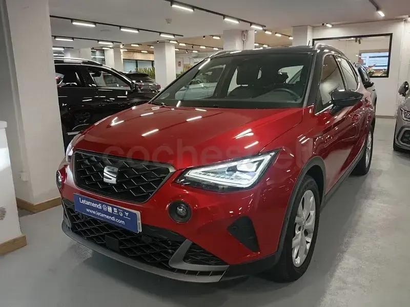 Usado Seat Arona FR 115 CV (84 kW) 2024 Granate SUV