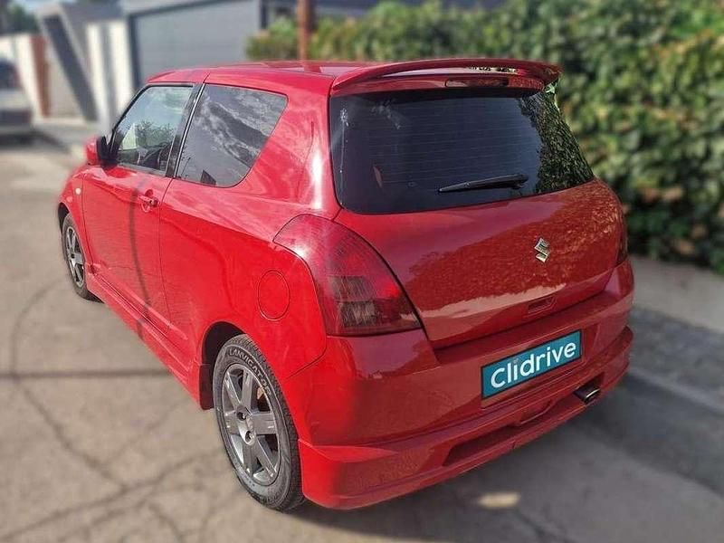 Usado Suzuki Swift GLX 92 CV (67 kW) 2006 Rojo Utilitario
