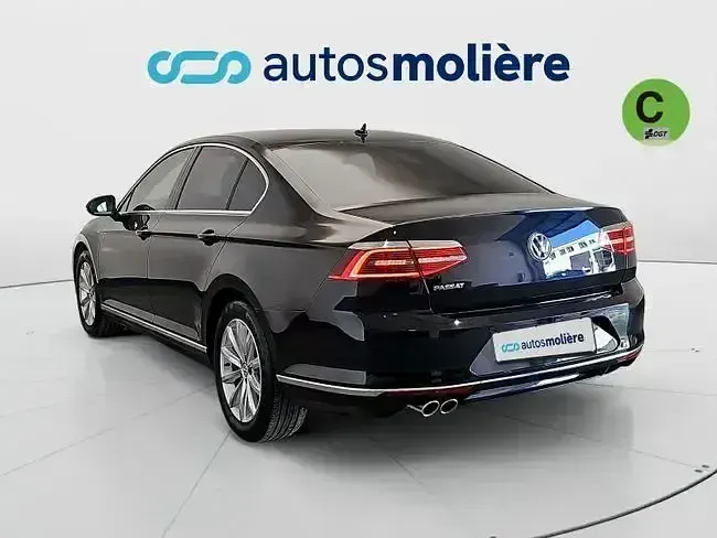 Usado VW Passat Sportline 180 CV (132 kW) 2018 Negro Berlina