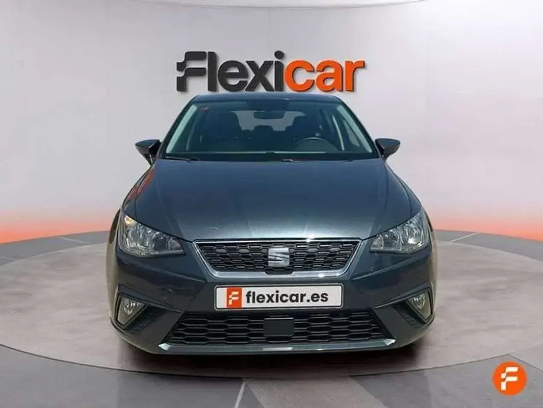 Usado Seat Ibiza Reference 80 CV (58 kW) 2019 Gris Utilitario