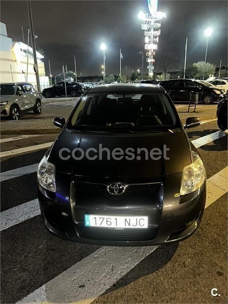 Usado Toyota Auris 97 CV (71 kW) 2009 Gris / plata Berlina