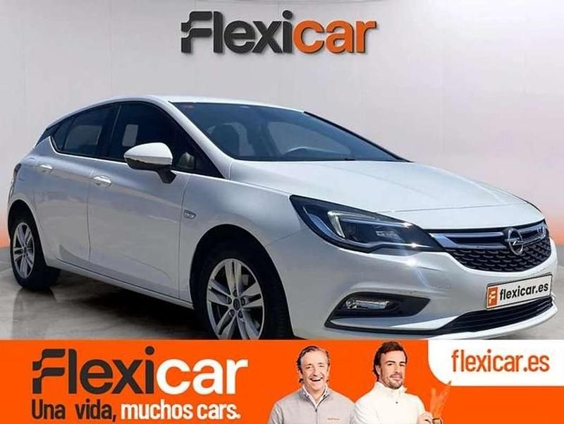 Blanco Usado 2017 Opel Astra Dynamic Utilitario | 9990 € (Buen precio) - Imagen 1/4