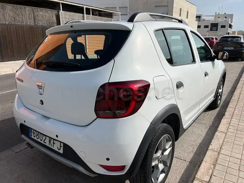 Usado Dacia Sandero Stepway 90 CV (66 kW) 2017 Blanco Berlina