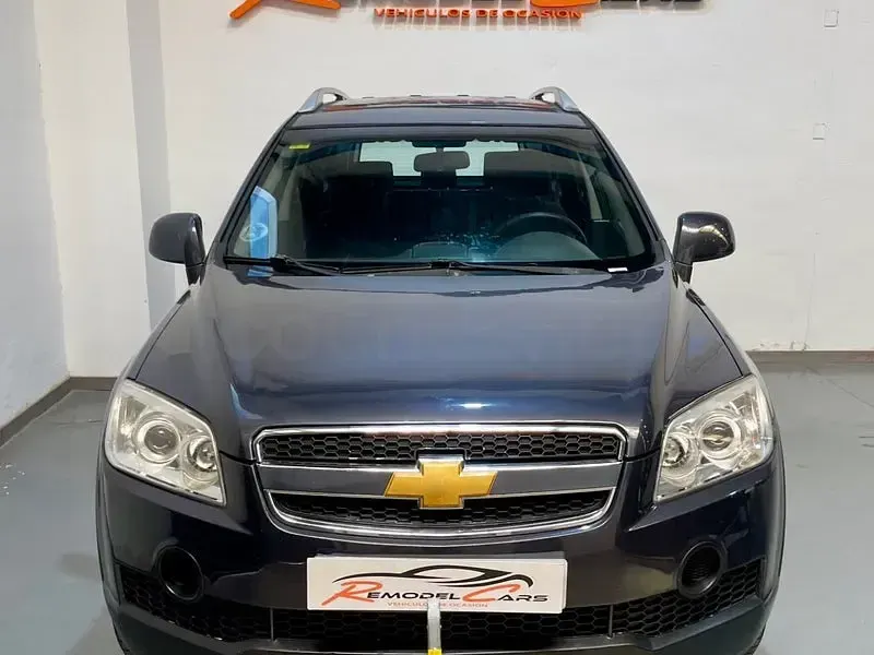 Usado Chevrolet Captiva 150 CV (110 kW) 2008 Gris / plata SUV