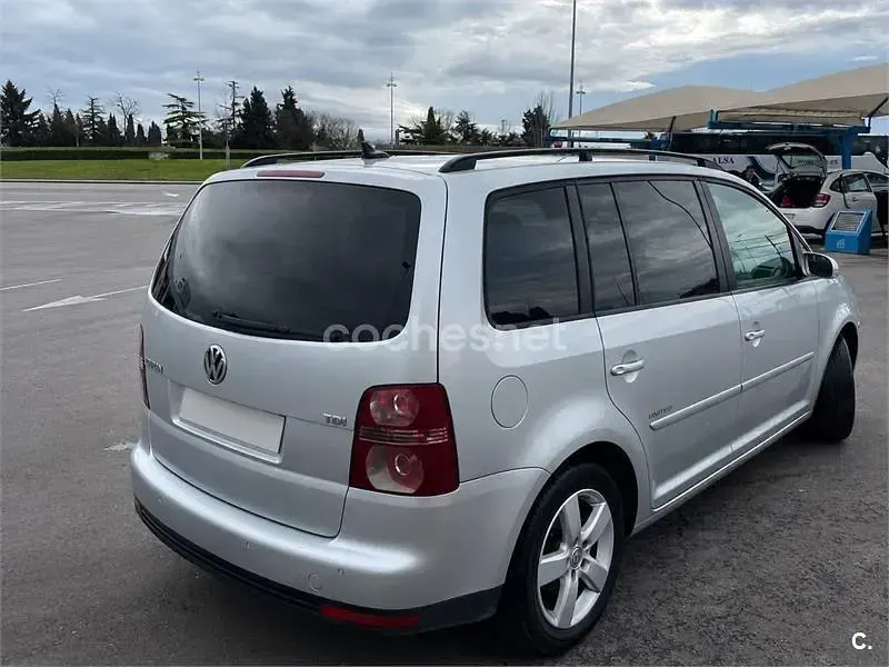 Usado VW Touran Edition 105 CV (77 kW) 2008 Gris / plata Monovolumen