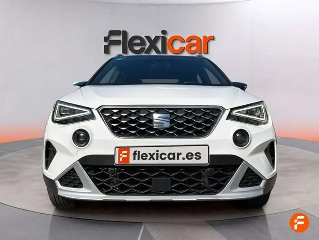 Usado Seat Arona FR 110 CV (80 kW) 2021 Blanco SUV