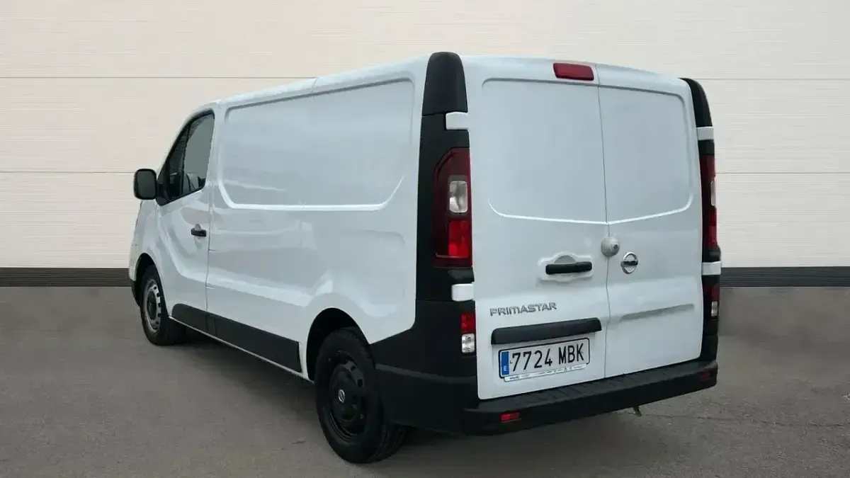 Usado Nissan Primastar 110 CV (80 kW) 2022 Blanco Monovolumen