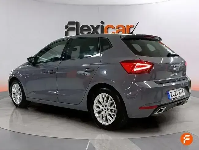 Usado Seat Ibiza FR 115 CV (84 kW) 2024 Gris Utilitario