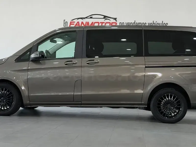 Usado Mercedes V250 Avantgarde 204 CV (150 kW) 2017 Marrón Monovolumen