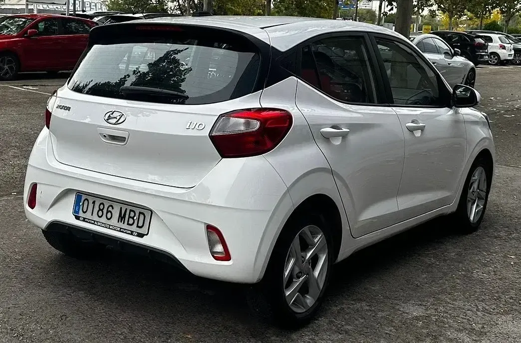 Używany Hyundai i10 67 KM (49 kW) 2023 Biały Hatchback