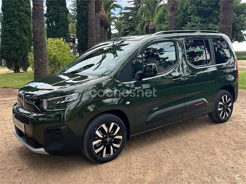 Usado Citroën Berlingo 130 CV (95 kW) 2024 Verde Monovolumen