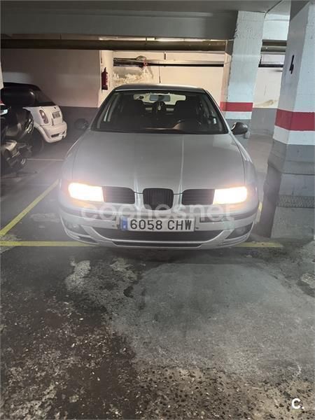 Gris / plata Usado 2003 Seat Leon Stella Berlina | 2000 € (Precio justo) - Imagen 1/4