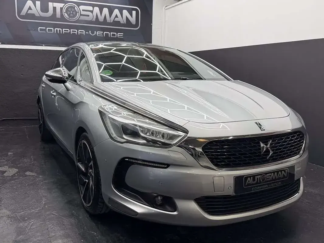 Usado DS Automobiles DS5 181 CV (133 kW) 2015 Gris Utilitario
