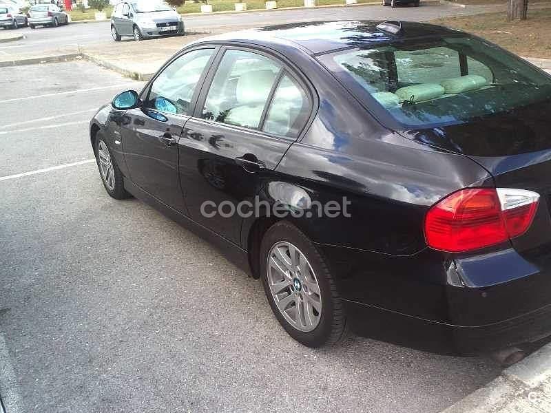 Begagnad BMW 320 163 HK (119 kW) 2007 Svart Sedan