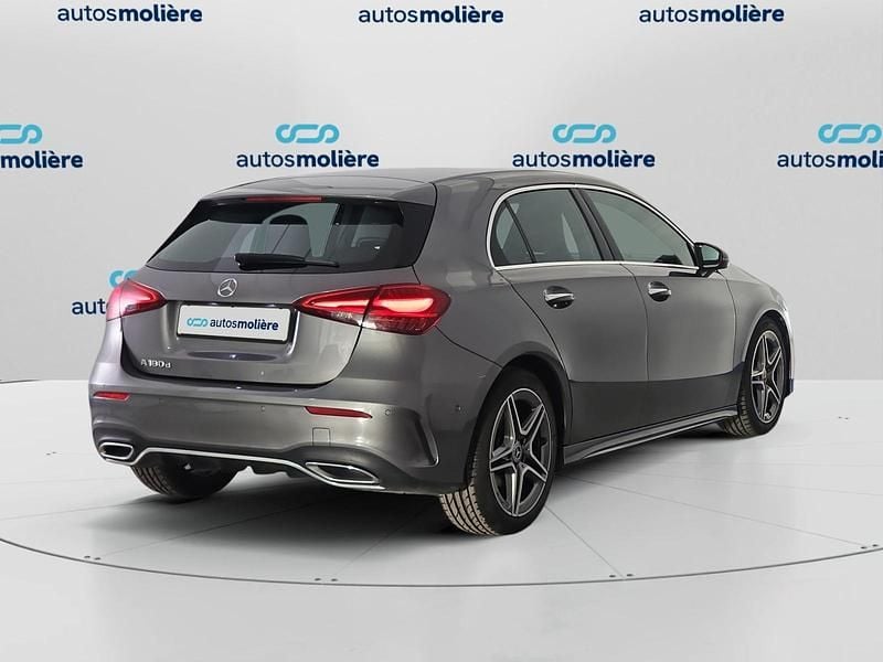 Usado Mercedes A180 116 CV (85 kW) 2023 Gris Utilitario