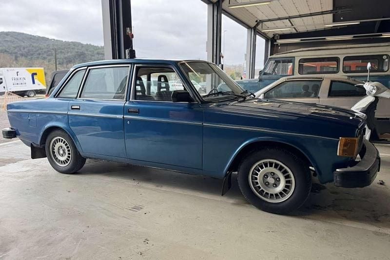 Usado Volvo 440 122 CV (89 kW) 1974 Azul Utilitario