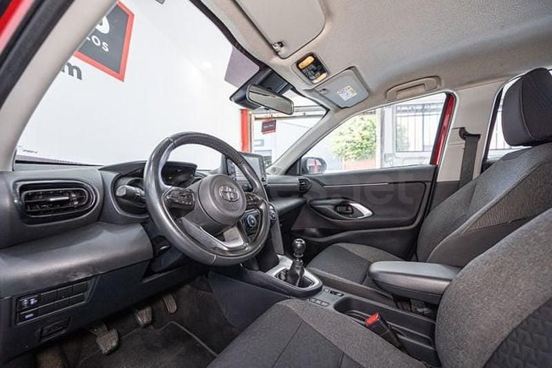 Usado Toyota Yaris Cross Style 116 CV (85 kW) 2023 Rojo SUV