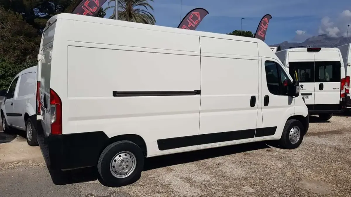 Usado Peugeot Boxer S 140 CV (102 kW) 2021 Blanco Van