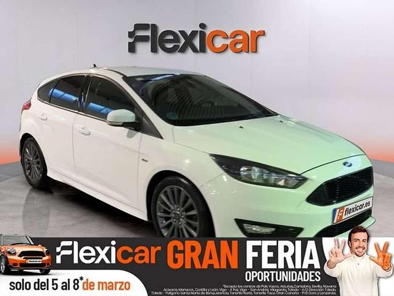 Usado Ford Focus ST-Line 125 CV (91 kW) 2018 Blanco Utilitario