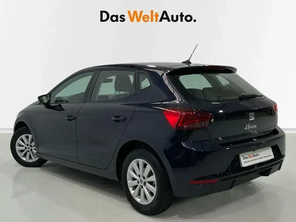 Usado Seat Ibiza Style Plus 110 CV (80 kW) 2022 Azul Utilitario