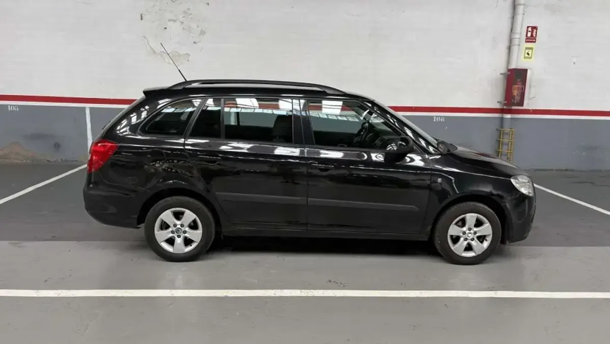 Usado Skoda Fabia Style 86 CV (63 kW) 2008 Negro Familiar