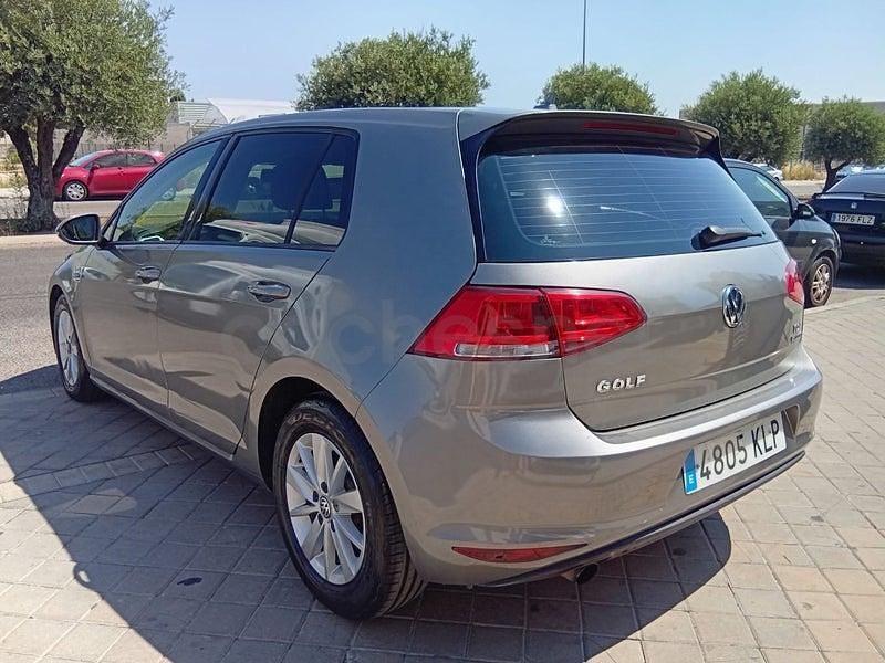 Usado VW Golf VII Advance 105 CV (77 kW) 2014 Gris / plata Berlina
