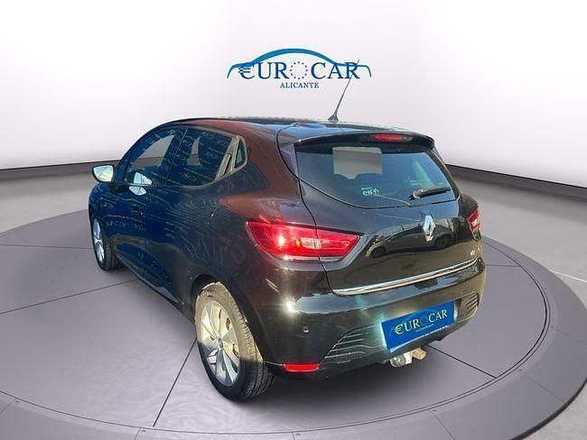 Usado Renault Clio IV Dynamique 90 CV (66 kW) 2015 Negro Utilitario