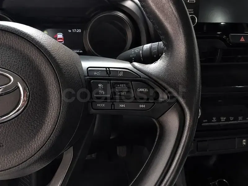 Usado Toyota Yaris Cross Active 116 CV (85 kW) 2023 Blanco SUV