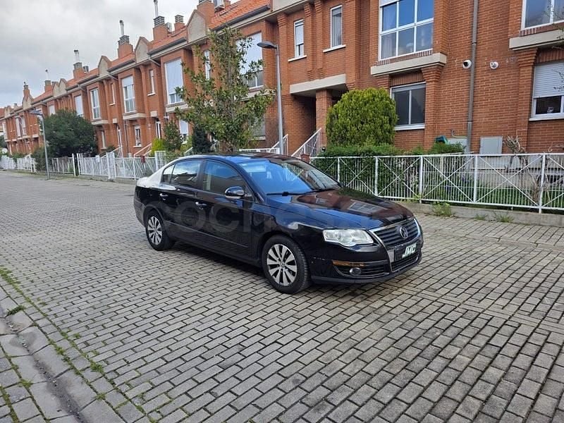 Usado VW Passat Advance 140 CV (102 kW) 2009 Negro Berlina