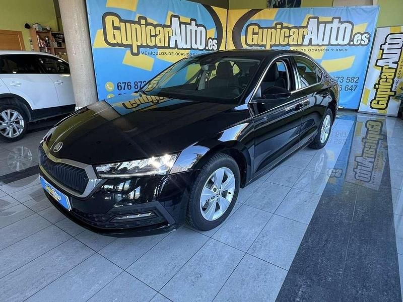 Negro Usado 2021 Skoda Octavia Style Utilitario | 18.500 € (Precio justo) - Imagen 1/4