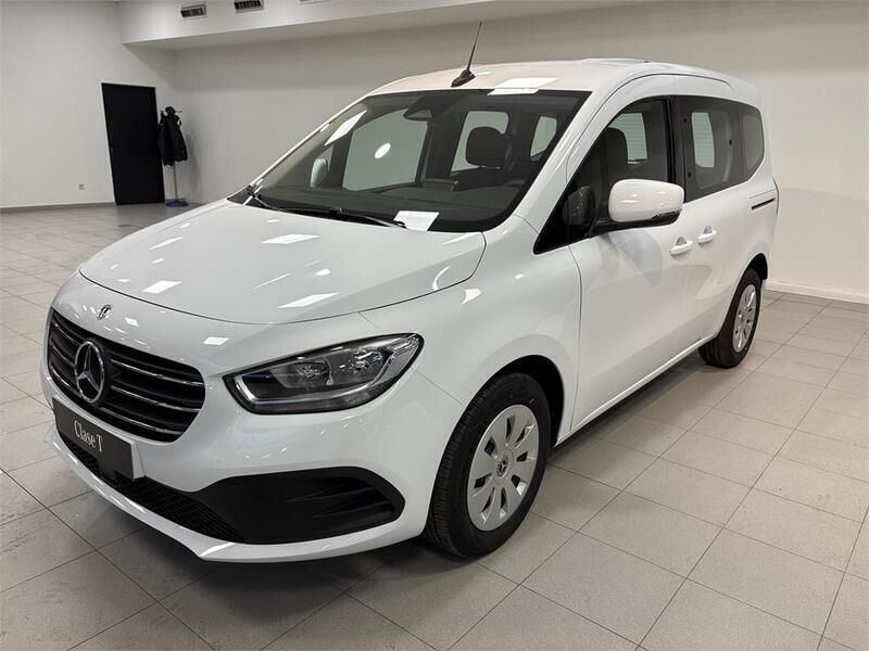 Blanco Usado 2025 Mercedes T180 Monovolumen | 24.900 € (Buen precio) - Imagen 1/4