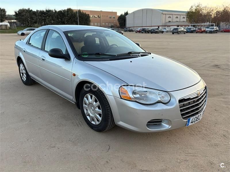 Usado Chrysler Sebring 152 CV (111 kW) 2006 Gris / plata Berlina
