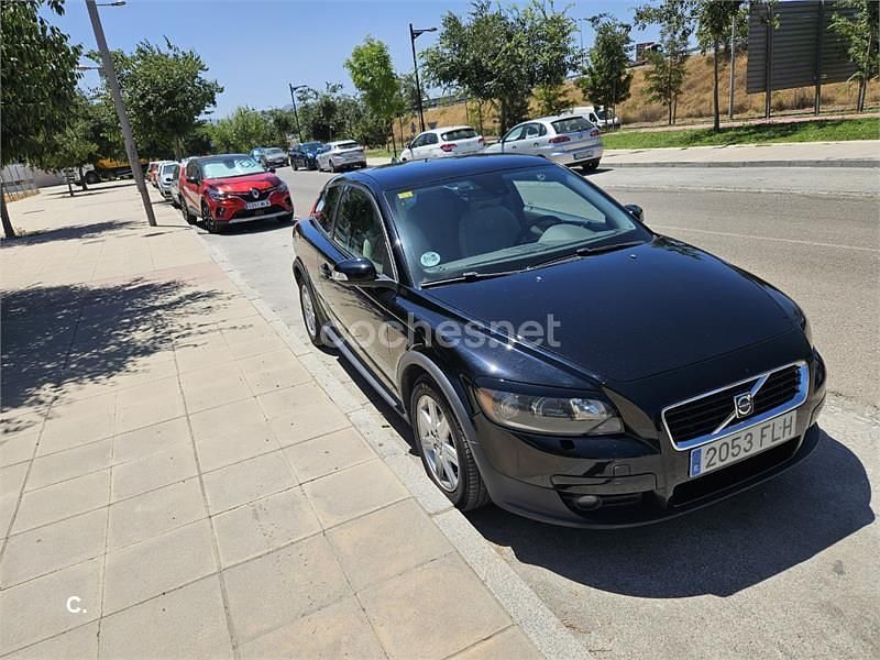 Usado Volvo C30 Kinetic 136 CV (100 kW) 2007 Negro Utilitario
