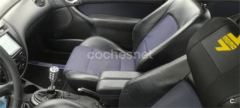 Używany Ford Focus ST 170 KM (125 kW) 2003 Niebieski Sedan/Limuzyna