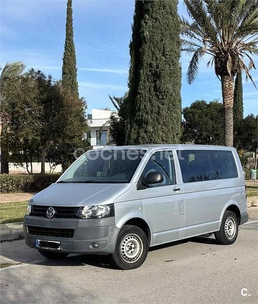Gris / plata Usado 2010 VW Caravelle Trendline Monovolumen | 15.200 € (Buen precio) - Imagen 1/4