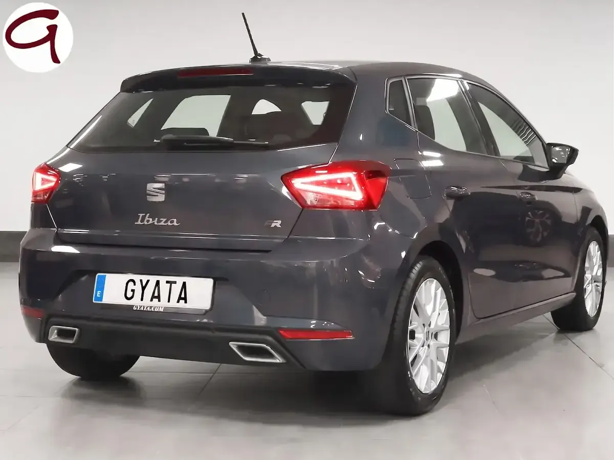 Usado Seat Ibiza FR 115 CV (84 kW) 2025 Gris / plata Utilitario