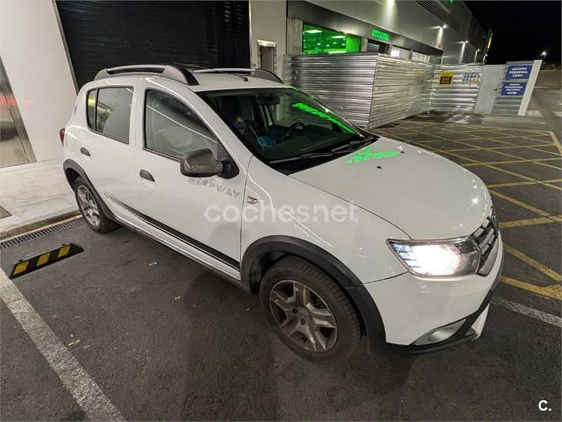 Usado Dacia Sandero Essentiel 90 CV (66 kW) 2020 Blanco Berlina