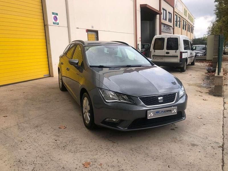 Gris Usado 2015 Seat Leon ST Reference Familiar | 11.800 € (Caro) - Imagen 1/4