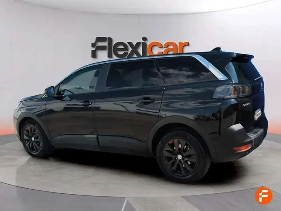 Usado Peugeot 5008 Active 131 CV (96 kW) 2021 Negro SUV