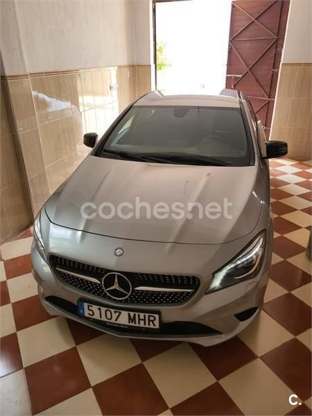 Usado Mercedes CLA200 136 CV (100 kW) 2014 Gris / plata Berlina