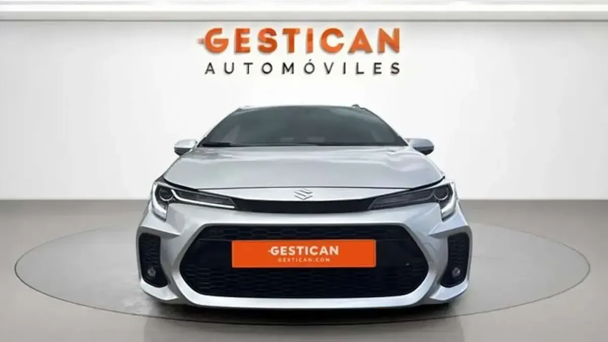 Usado Suzuki Swace GLX 122 CV (89 kW) 2021 Plateado Familiar