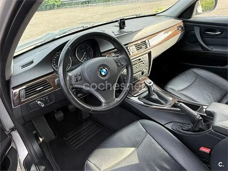Usado BMW 318 143 CV (105 kW) 2013 Gris / plata Berlina