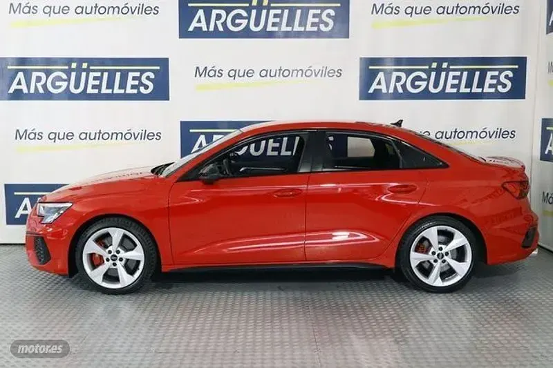 Usado Audi S3 310 CV (228 kW) 2023 Rojo Berlina