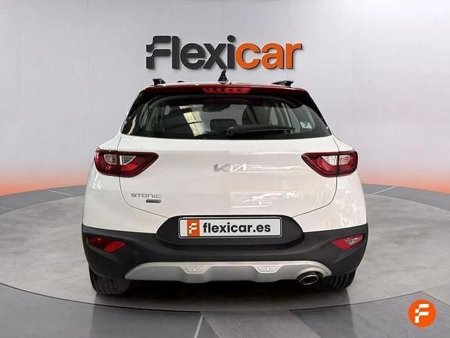 Usado Kia Stonic 100 CV (73 kW) 2023 Blanco SUV