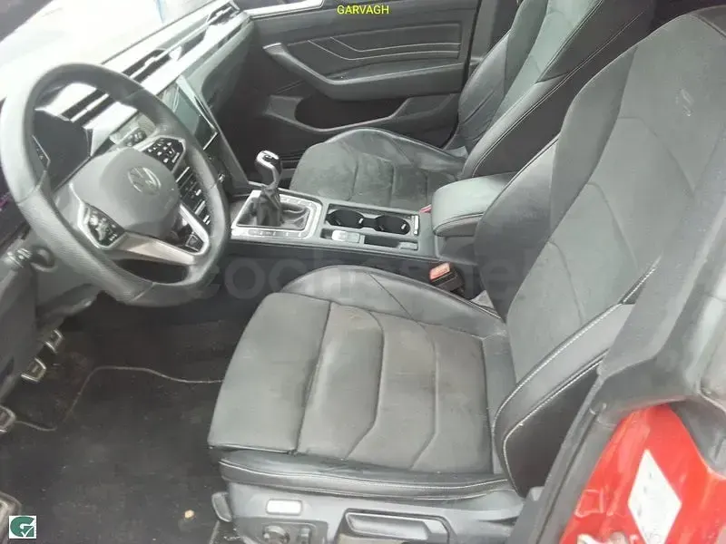 Usado VW Arteon R-line 150 CV (110 kW) 2022 Rojo Berlina
