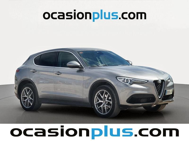 Usado Alfa Romeo Stelvio 280 CV (205 kW) 2017 Gris SUV